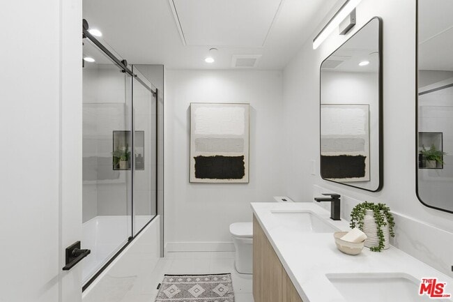 Building Photo - 3842 Don Tomaso Dr