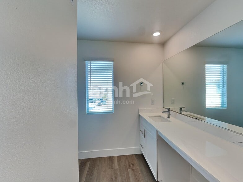 Building Photo - 5816 Astapor St