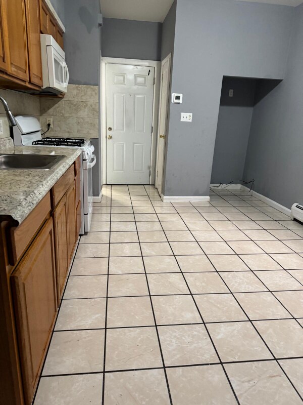 Building Photo - 12 E 36th St