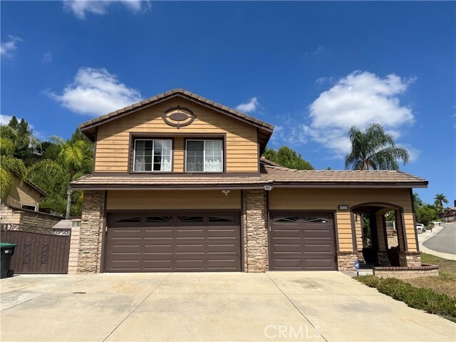 Building Photo - 2300 Meadow View Ln