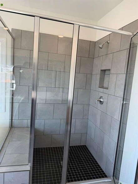 Building Photo - 1122 Winding Br Dr