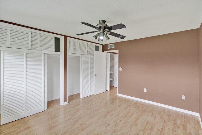 Building Photo - 7580 SW 82nd St