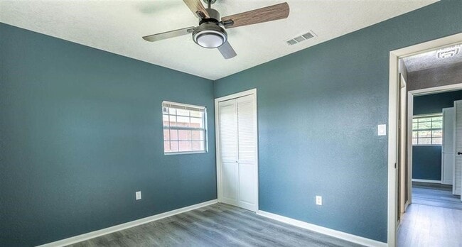 Building Photo - 4724 NW Ridgecrest Dr
