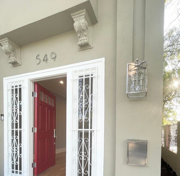 Building Photo - 549 N Windsor Blvd