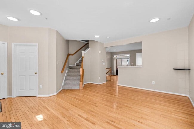 Building Photo - 2133 Bexley Dr