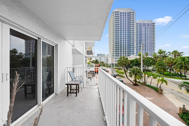 Building Photo - 95 N Birch Rd