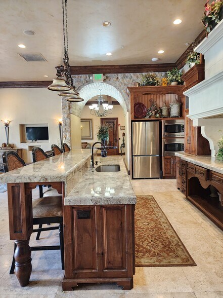 Building Photo - 1030 N 995 W