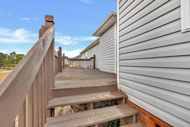 Building Photo - Modern Farmhouse Style with LARGE fenced yard