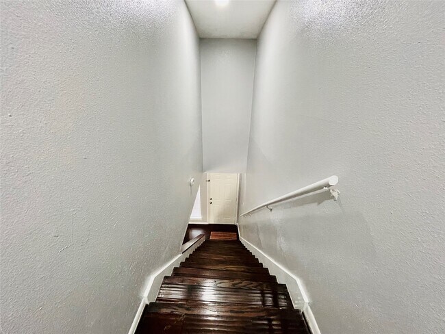 Building Photo - 2103 Place Rebecca Ln