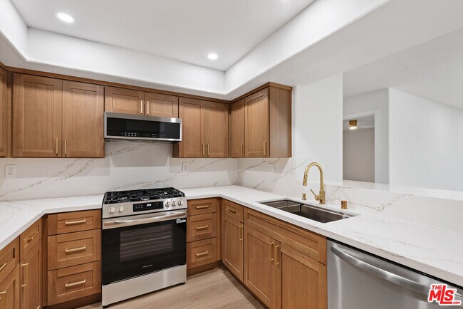 Building Photo - 5500 Torrance Blvd