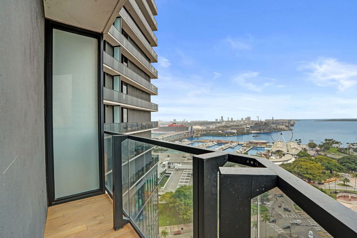 Building Photo - 398 NE 5th St