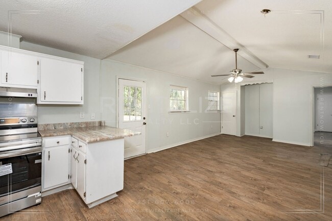 Building Photo - Updated 4 Bed 2 Bath Brick Home in West Mobile