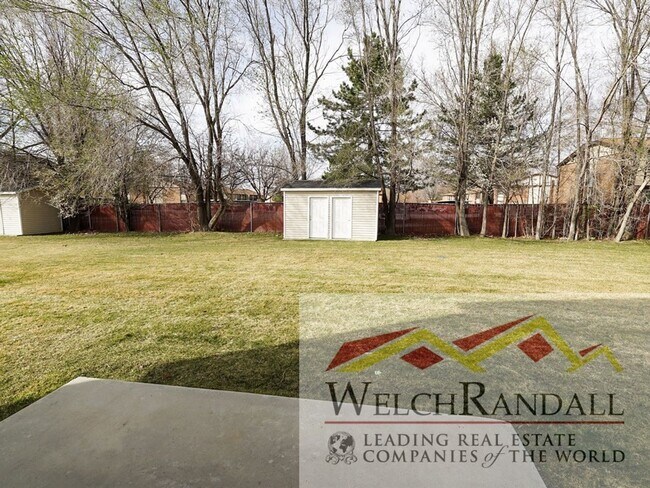 Building Photo - Beautiful 3 Bed 1.5 Bath Townhome in Ogden