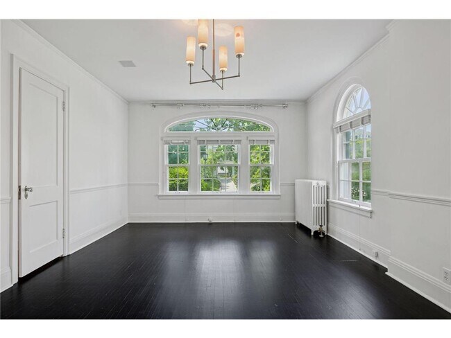 Building Photo - 1785 Dupont Ave S