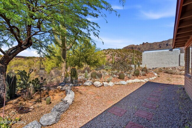 Building Photo - 6745 N Quartzite Canyon Pl