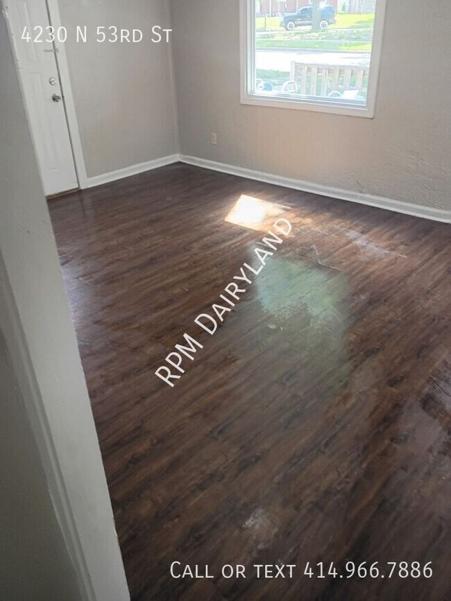 Building Photo - 4230 N 53rd St