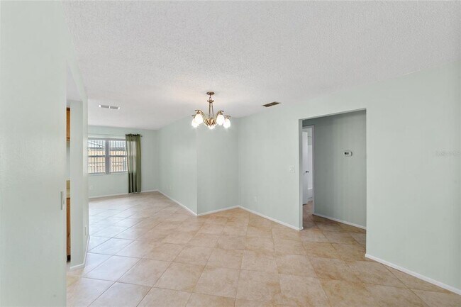 Building Photo - 4243 Chipmunk Dr