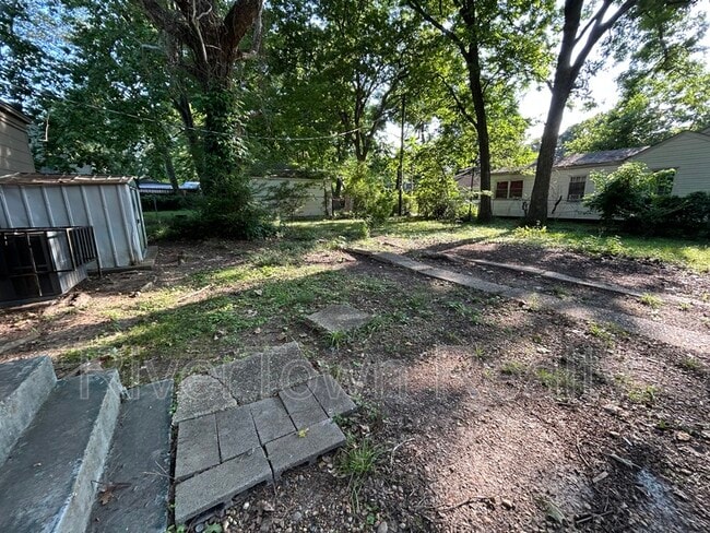 Building Photo - 893 Freeman St