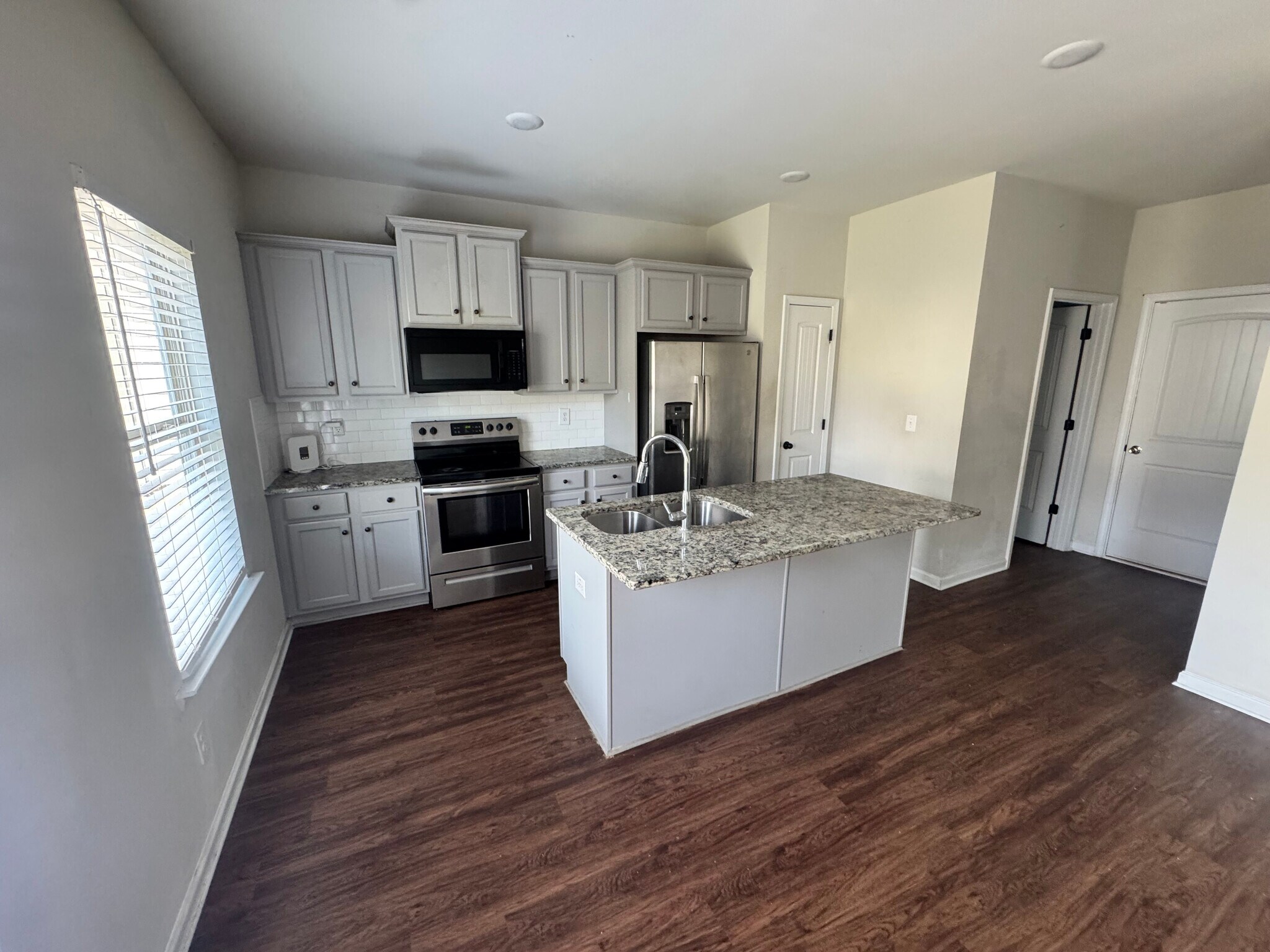 Building Photo - Room in House on Brightside Pkwy