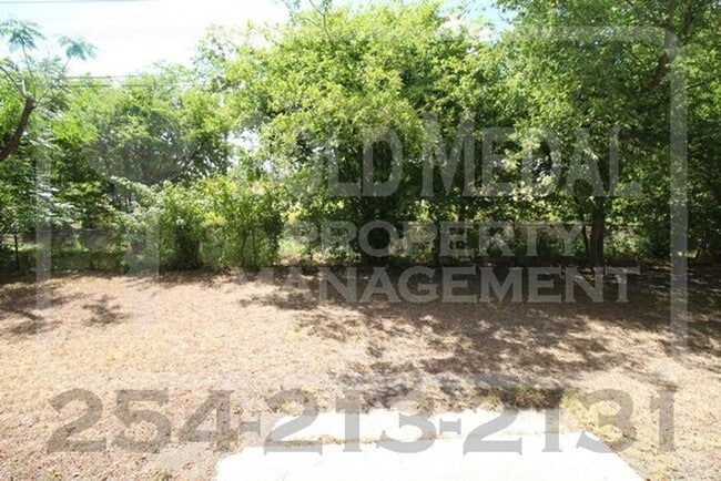 Building Photo - 1201 Santa Rosa Dr