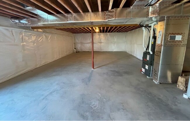 Building Photo - Stunning 4 bedroom 2.5 Bathroom Home in Ma...