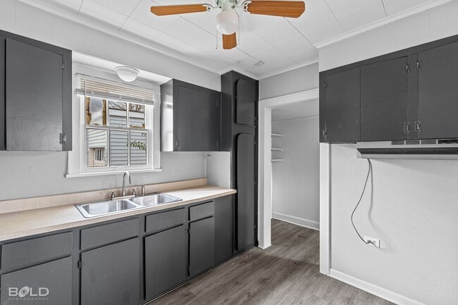 Building Photo - 154 E Wyandotte St