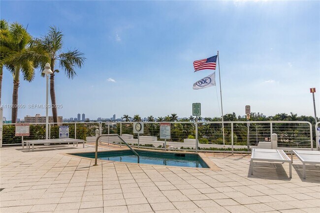 Building Photo - 7900 Harbor Island Dr