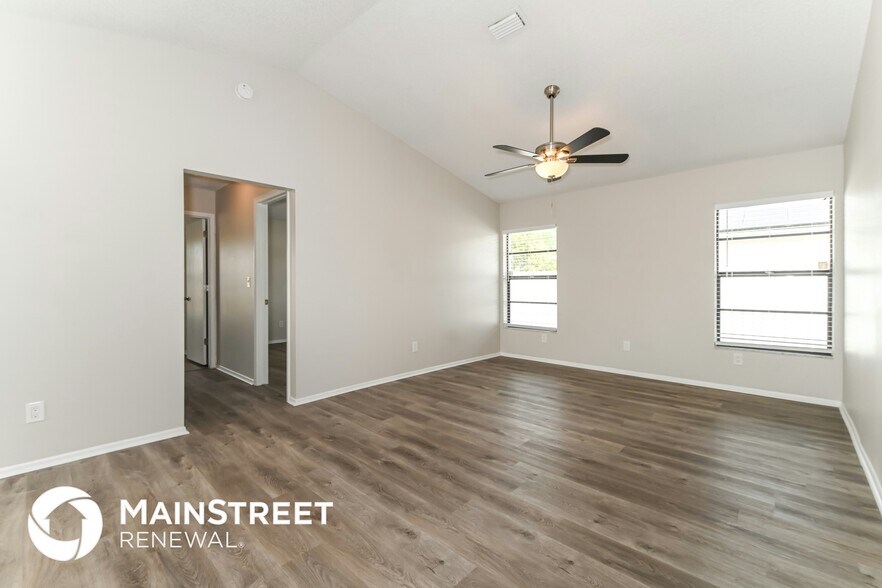 Building Photo - 1824 NE 7th Pl