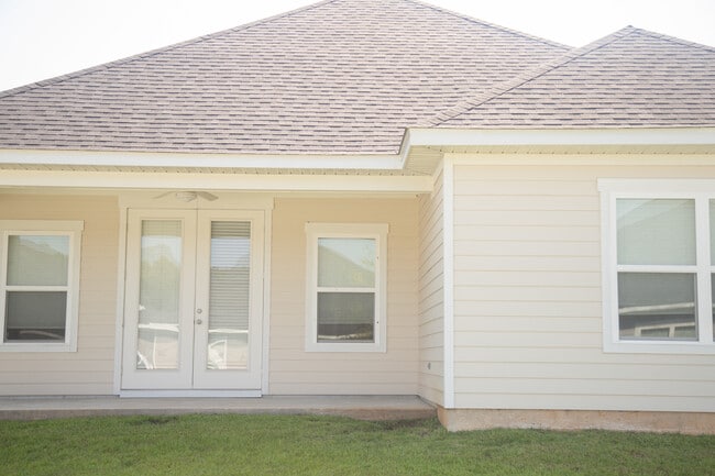 Building Photo - 2284 Lexington Parc Dr