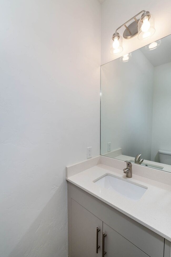 Building Photo - Beautiful Home in Highly Desired NW Redmond Neighborhood