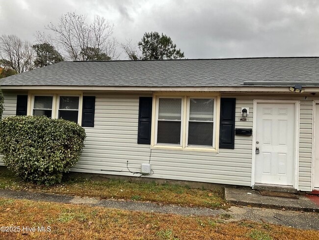 Primary Photo - 1202 Davis St