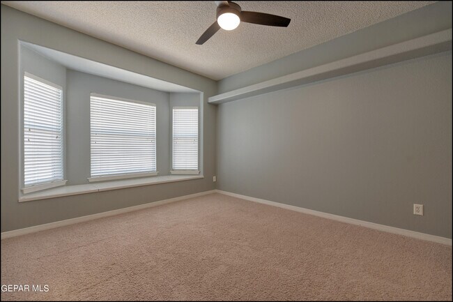 Building Photo - 6300 Franklin Vista Dr