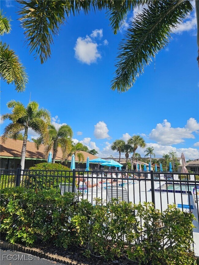 Building Photo - 1500 Popham Dr