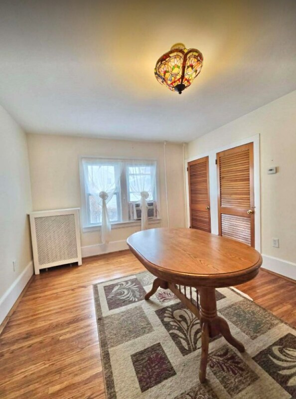 Building Photo - 986 Ash St