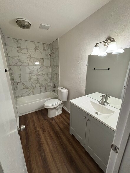 Building Photo - 511 Crowley Rd