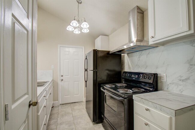 Building Photo - 13502 Townwood Dr
