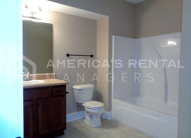 Building Photo - DEPOSIT PENDING!!! Town Home in Gardendale...