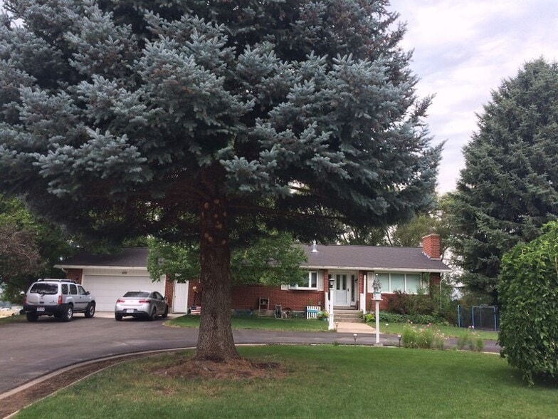 Building Photo - 475 Edgehill Dr