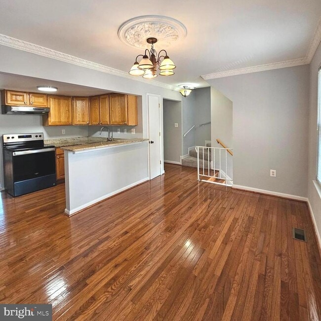 Building Photo - 9657 Lindenbrook St