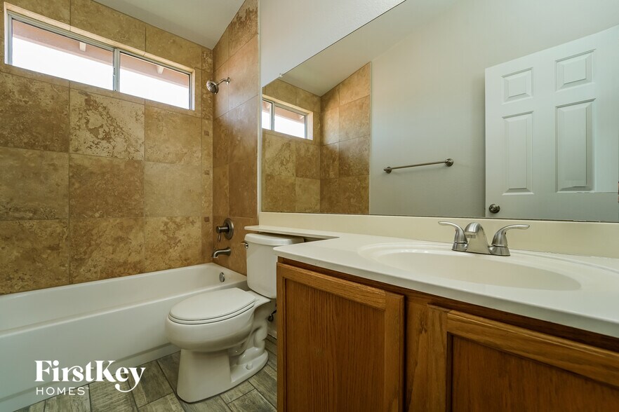 Building Photo - 3017 W Sun Ranch Trail