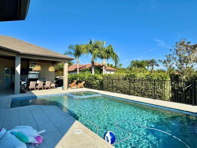 Building Photo - 10605 Sabella Dr