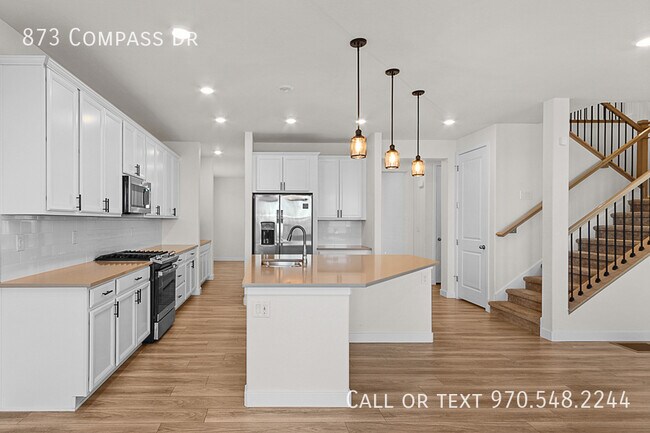 Building Photo - 873 Compass Dr