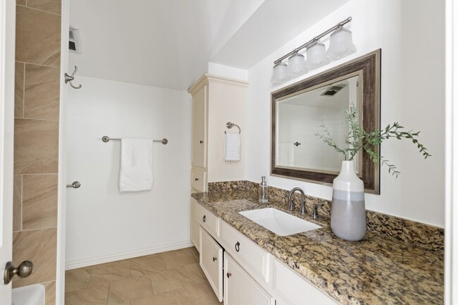 Building Photo - 11739 Wood Ln