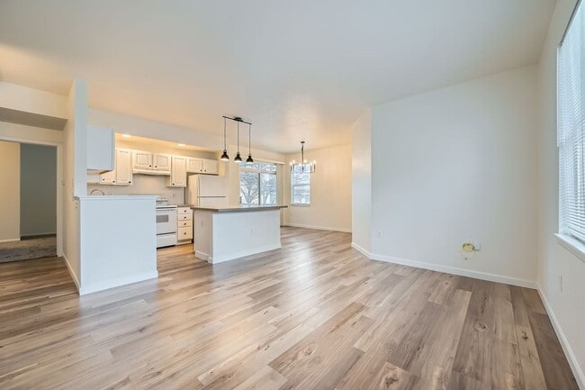 Building Photo - Bright & Cozy 2BD/2BA Townhome in Meadowview neighborhood!