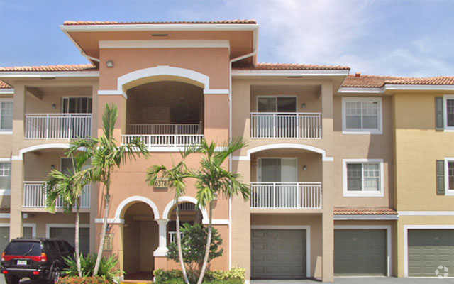 Building Photo - The Villas at Emerald Dunes