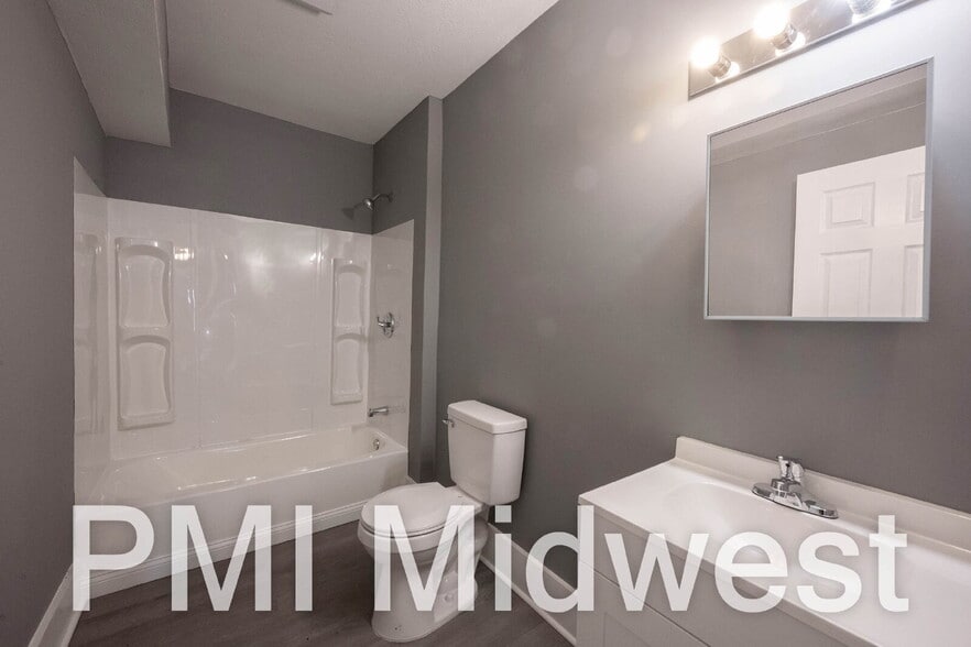 Building Photo - 24 N Euclid Ave