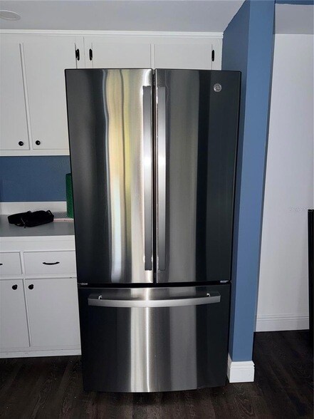 Building Photo - 5920 7th Ave W