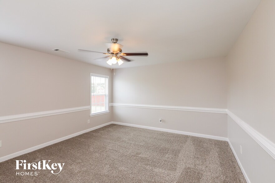 Building Photo - 2922 Blueberry Dr