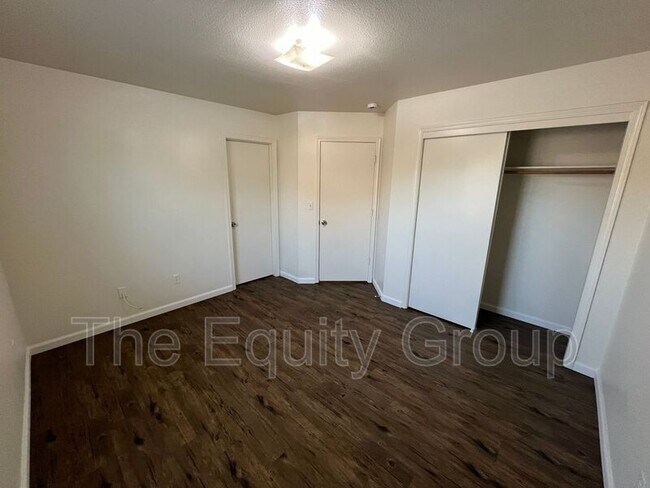 Building Photo - 482 W Morton Ave