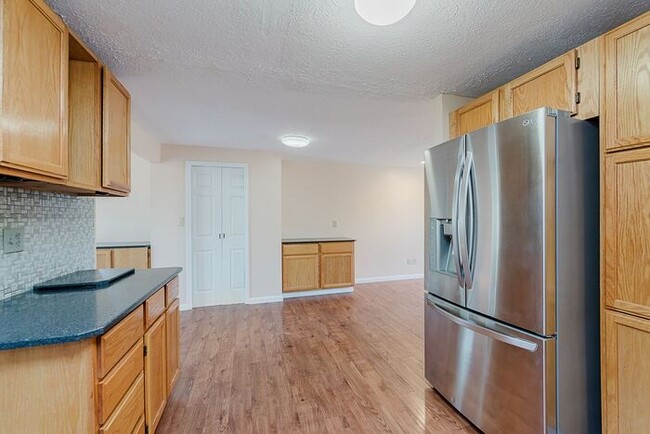 Building Photo - 5951 Staffordshire Cir
